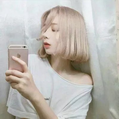 被侵犯的她海报