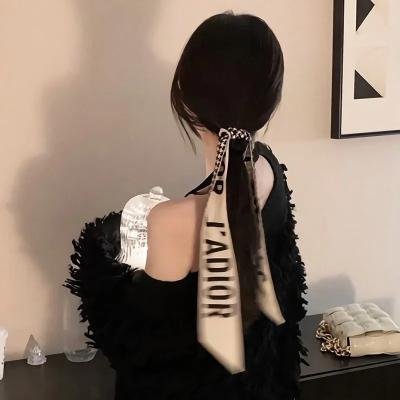 女人树海报
