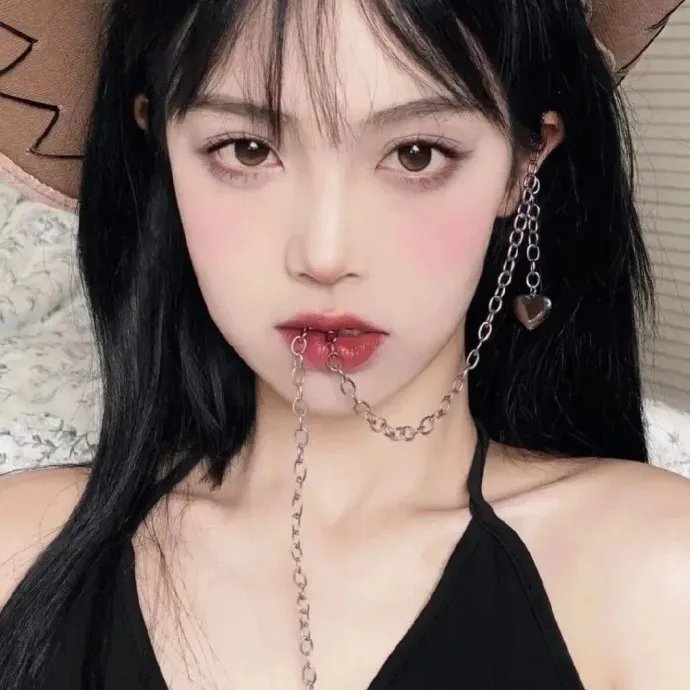 罗马妖后海报